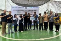 Dukung Pengelolaan Sampah melalui program TJSL, Pelindo Regional 2 Tanjung Priok serahkan bantuan dan laksanakan pelatihan kepada Komunitas Bank Sampah Kenanga Semper Barat.