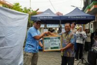 13 tahun berkarya, Pelindo Marine buktikan komitmen pada tanggung jawab sosial terhadap lingkungan, dengan fokus pada pembangunan berbasis lingkungan, dan bergotong royong bersama warga di Kampung Seng Tangguh, wujudkan CSR Pelindo Marine yang berkelanjutan.