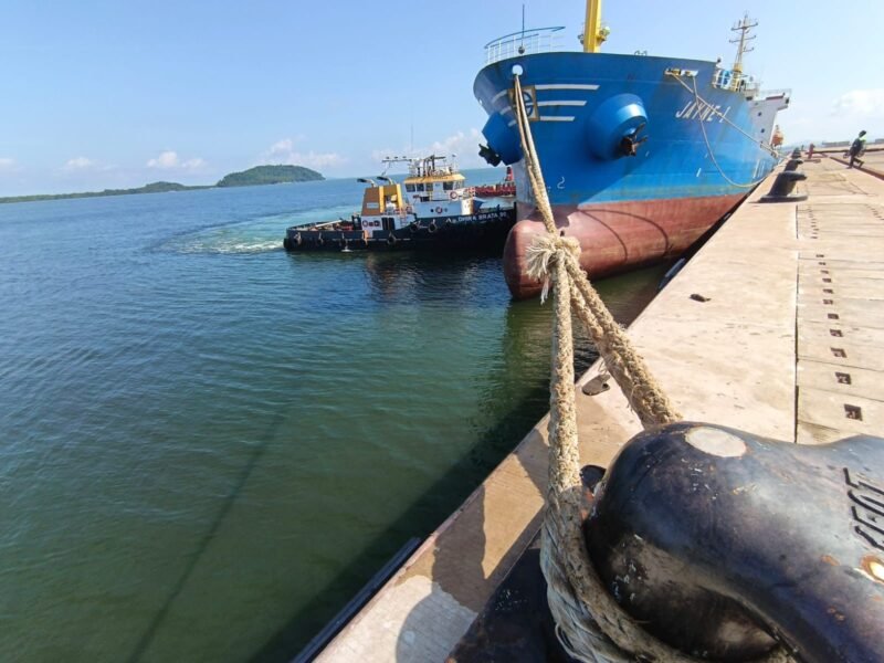 Percepat akselerasi Logistik Nasional, Pelindo luncurkan layanan Peti Kemas perdana di Terminal Kijing pada Juni 2025, Terminal Kijing siap menjadi pusat distribusi Kalimantan Barat.