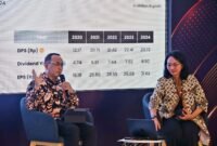 Dessy Emastari Prihatiningtyas, Direktur Keuangan, SDM, dan Manajemen Risiko IPCM (kanan) dan Eddy Haristiani, Sekretaris Perusahaan IPCM (kiri) tampil sebagai  pemateri dalam sesi diskusi Panel pada acara Medan Investor Meeting and Connectivity 2025 di Adimulia Hotel Medan, Jumat (25/7).
