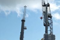 PTP Nonpetikemas Tambah Peralatan Bongkar Muat di Terminal Kijing lewat Realokasi dari beberapa Pelabuhan SPMT Group. PTP Nonpetikemas terus berupaya menjaga kelancaran layanan dengan mengoptimalkan proses bongkar muat dan pengelolaan waktu sandar kapal secara efisien.