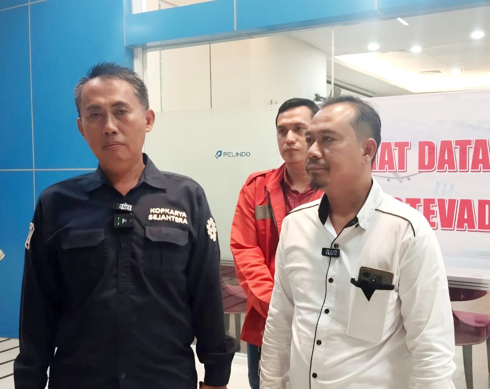 Ketua Koperasi Karya Sejahtera TKBM Tanjung Priok, Asep Slamet  (kiri) dan Ketua Bidang Pengawas Koperasi TKBM, Tuwedi (kanan)