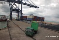 Sempat ada kendala teknis, alat TPK Tarakan kembali berfungsi, bongkar muat berjalan dengan lancar.