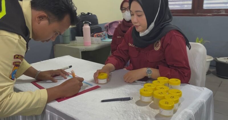Pelaksanaan Test Narkoba di Terminal Petikemas Banjarmasin (TPK Banjarmasin).