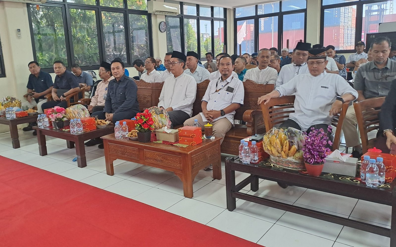 Acara Walimatus Safar dan Pelepasan Jamaah Umroh Anggota KS TKBM Pelabuhan Utama Tanjung Priok, dihadiri oleh Kepala KSOP Utama Tanjung Priok, Capt. Heru Susanto, M.M., Perwakilan PT Pelindo Regional 2 Tanjung Priok, Ketua DPW APBMI DKI Jakarta, Capt Suwondo, Stakeholder, Ketua-ketua Serikat di Pelabuhan Tanjung Priok.