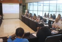 Pangkalan KPLP Tanjung Priok perkuat koordinasi dan sinergi lintas instansi untuk kelancaran dan pengamanan angkutan laut menjelang perayaan Natal dan Tahun Baru (Nataru) 2025-2026. Awali persiapan Nataru, fokus pada pengamanan jalur laut Merak–Bakauheni.