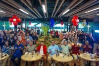 PTP Nonpetikemas memperingati HUT ke-11 dengan semangat kebersamaan melalui aksi “PTP Going Good”, berbagi bibit tanaman buah dan santunan anak yatim sebagai wujud komitmen terhadap prinsip ESG.