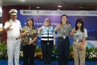 Dari kiri ke kanan :
Capt Thamrin (Nahkoda Kapal Kelud), Maria Renny (Cities and Transport Lead British Embassy Jakarta), Anik Hidayati (Direktur Keuangan dan Manajemen Risiko PELNI), Phoebe Rimmer (Deputy Head Low Carbon Infrastructure British Embassy Jakarta) dan Andi Azka Faurianthi Poetri (Ketua UK PACT Indonesia).