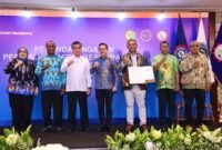 Hubungan industrial dinilai tak cukup hanya berhenti pada kesepakatan di atas kertas, implementasi di lapangan menjadi kunci menjaga harmonisasi pekerja dan perusahaan.
