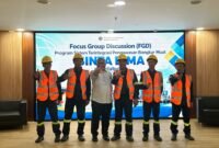 Foto bersama para pemangku kepentingan dan perwakilan buruh TKBM seusai pelaksanaan FGD Program SINTA BIMA, di Gedung Pelindo Regional 2 Tanjung Priok Jakarta, Kamis (15/10).