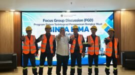 Foto bersama para pemangku kepentingan dan perwakilan buruh TKBM seusai pelaksanaan FGD Program SINTA BIMA, di Gedung Pelindo Regional 2 Tanjung Priok Jakarta, Kamis (15/10).